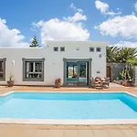 Capricho فيلة